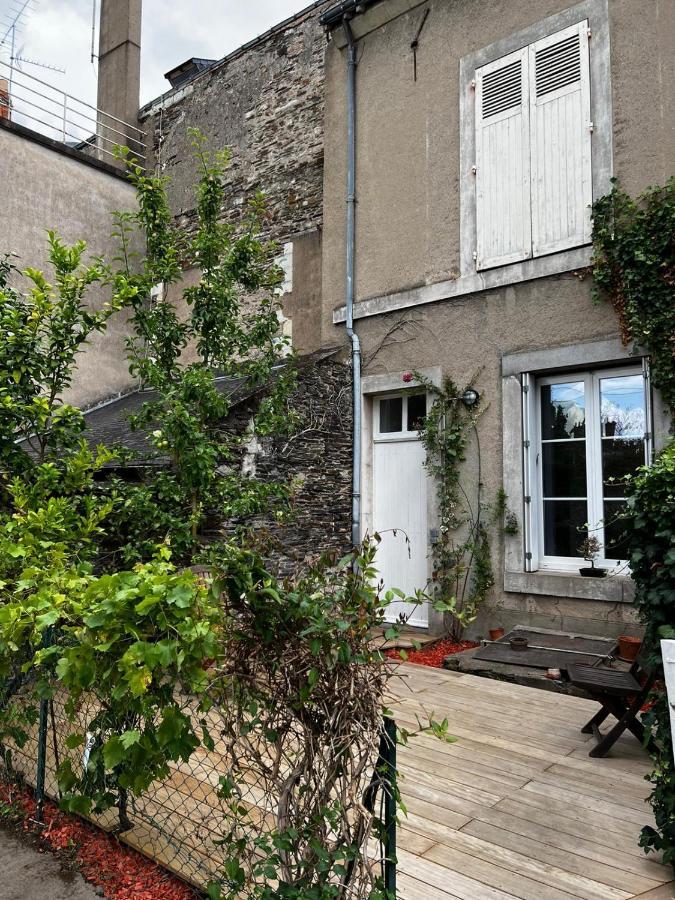 Charmant studio au calme terrasse privée place de parking sécurisée Angers Exterior foto