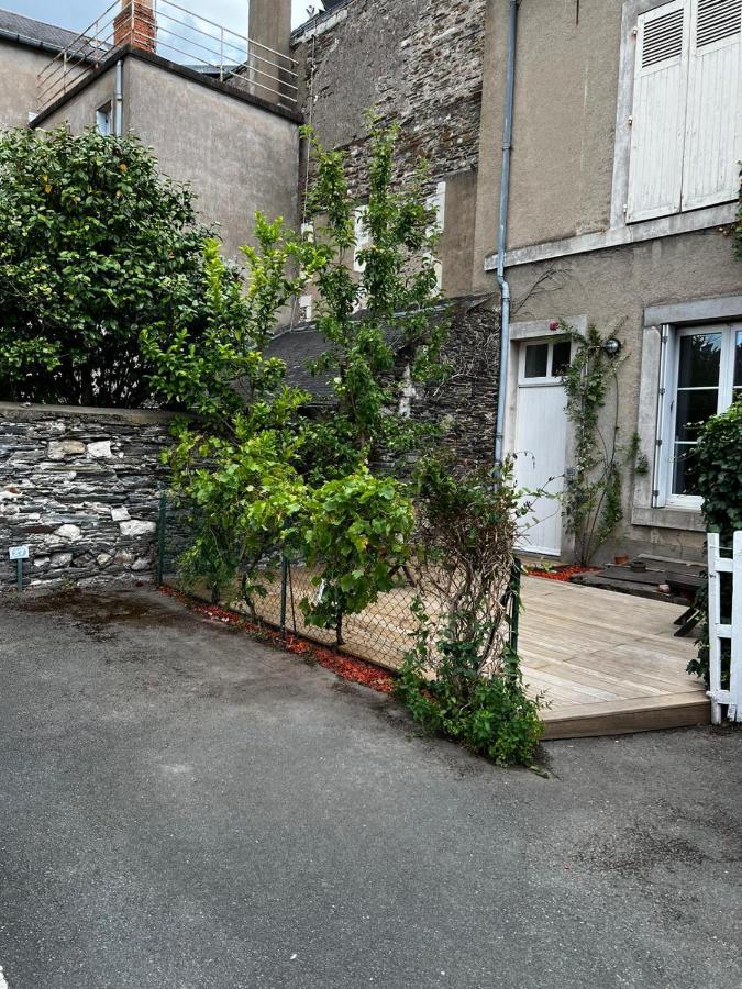 Charmant studio au calme terrasse privée place de parking sécurisée Angers Exterior foto